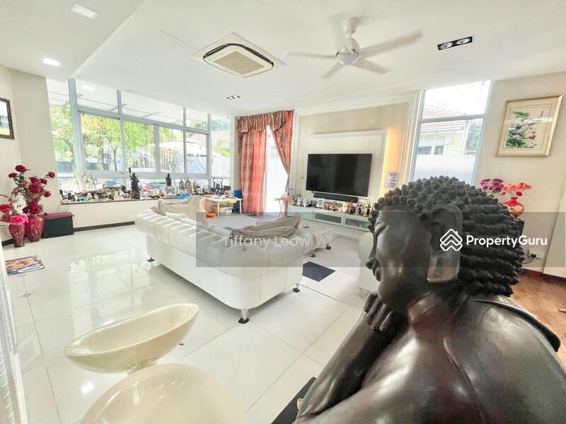 Semi-Detached for Sale, ***Must View!!! Modern 2.5 Sty Semi-D!!! Park 2 Cars!!!, SGD 5,500,000 | Freehold
