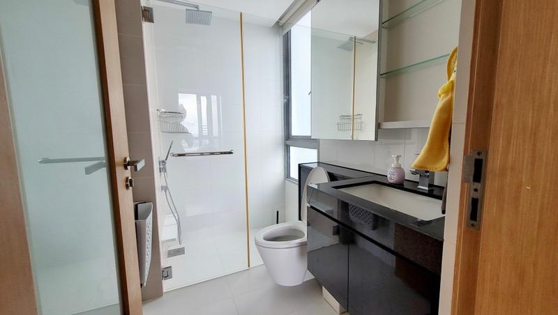 RiverBay Condominium For Sale, $1,080,000, 2 Bed 2 Bath 646 sqft $1,672.00 psf