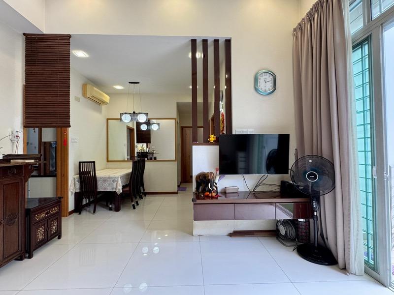 Deng Fu Ville Condominium For Sale, $1,600,000, 3 Bed 3 Bath 958 sqft $1,670.00 psf