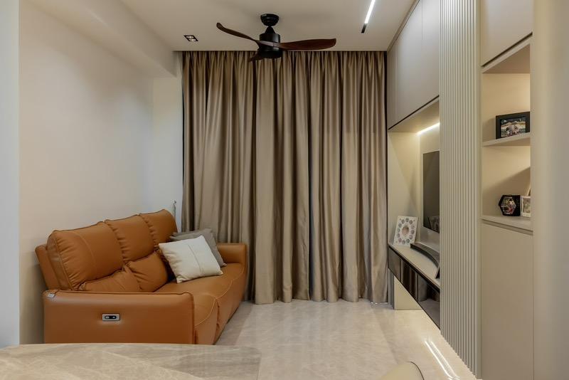 Sengkang Grand Residences Condominium For Sale, $2,200,000, 3 Bed 2 Bath 936 sqft $2,350.00 psf