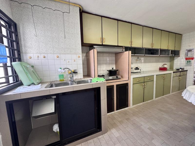 HDB Apartment for Sale, 63 Telok Blangah Heights HDB Apartment For Sale, $450,000, 2 Bed 2 Bath 785 sqft $573.00 psf, SGD 450,000 | 99-year Leasehold