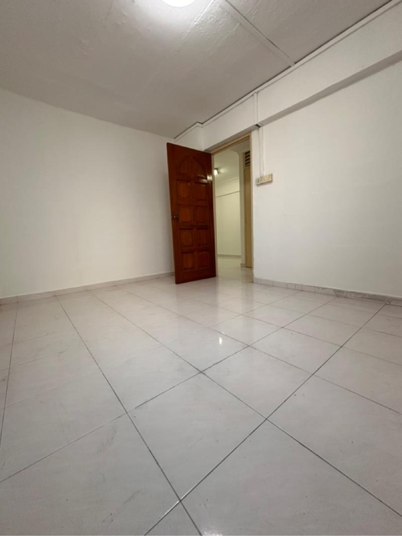 HDB Apartment for Sale, 237 Yishun Ring Road HDB Apartment For Sale, $420,000, 2 Bed 2 Bath 721 sqft $583.00 psf, SGD 420,000 | 99-year Leasehold