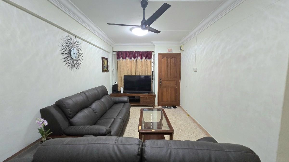 Prop-GPT: HDB Apartment: D22 Boon Lay JURONG WEST STREET 41