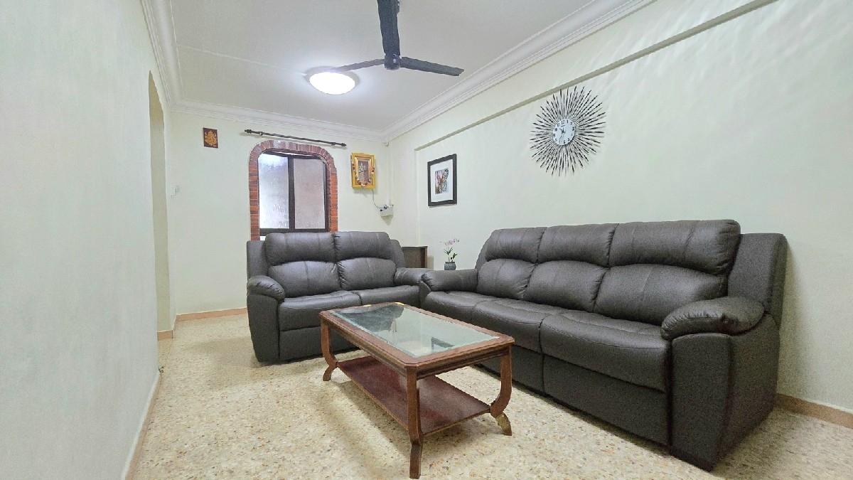 HDB Apartment for Sale, JURONG WEST STREET 41 HDB Apartment For Sale, $418,888, 2 Bed 2 Bath 721 sqft $581.00 psf, SGD 418,888