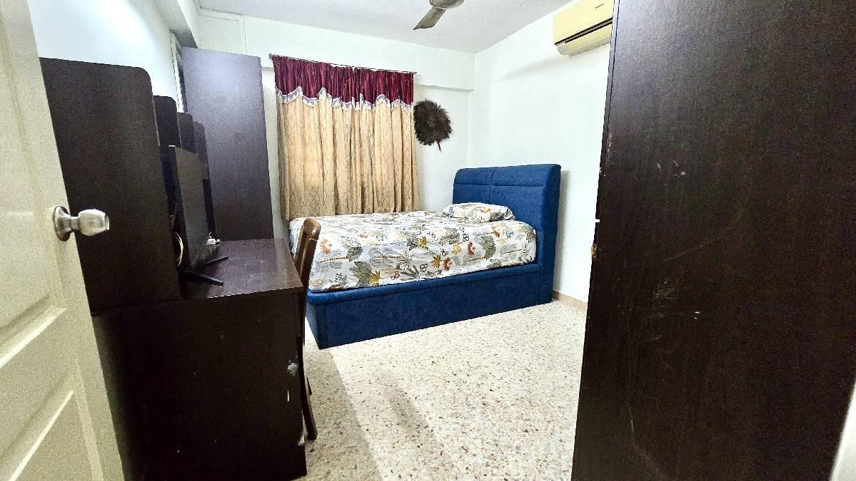 HDB Apartment for Sale, JURONG WEST STREET 41 HDB Apartment For Sale, $418,888, 2 Bed 2 Bath 721 sqft $581.00 psf, SGD 418,888