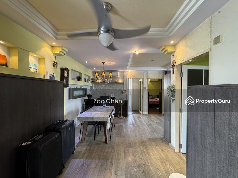 HDB Flat for Sale, 861A Tampines Avenue 5, SGD 700,000 | 99-year lease
