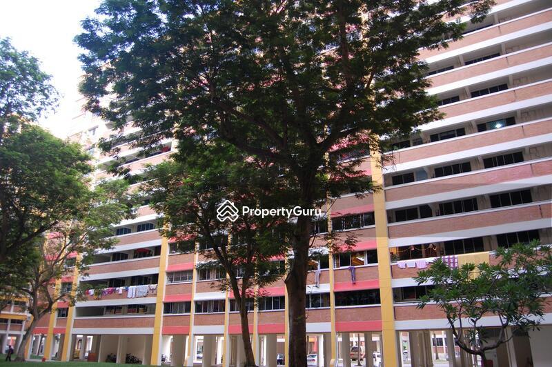 HDB Flat for Sale, 861A Tampines Avenue 5, SGD 700,000 | 99-year lease