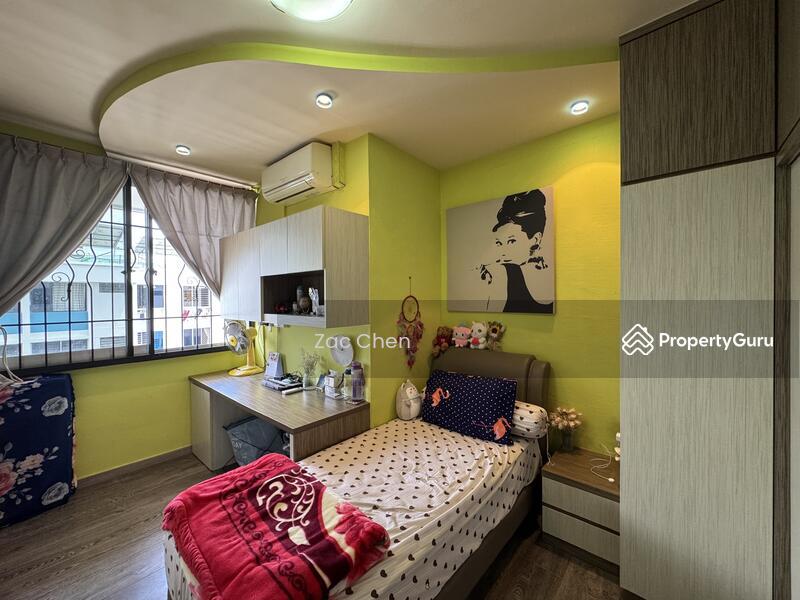 HDB Flat for Sale, 861A Tampines Avenue 5, SGD 700,000 | 99-year lease