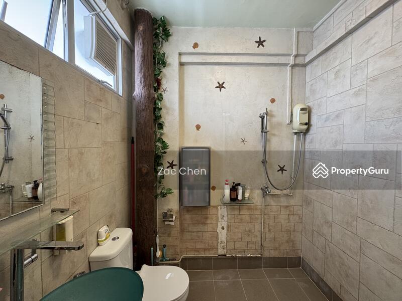 HDB Flat for Sale, 861A Tampines Avenue 5, SGD 700,000 | 99-year lease