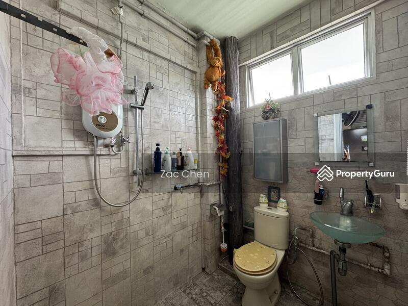 HDB Flat for Sale, 861A Tampines Avenue 5, SGD 700,000 | 99-year lease