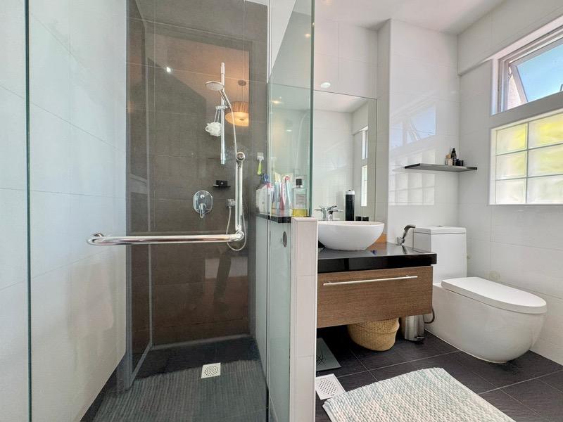 Apartment for Sale, Seaview Point Apartment For Sale, $3,080,000, 3 Bed 3 Bath 1,389 sqft $2,217.00 psf, SGD 3,080,000 | Freehold