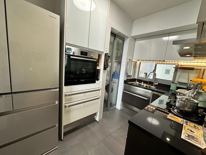 HDB Apartment for Sale, 8 Boon Keng Road HDB Apartment For Sale, $1,500,000, 3 Bed 2 Bath 1,259 sqft $1,191.00 psf, SGD 1,500,000 | 99-year Leasehold