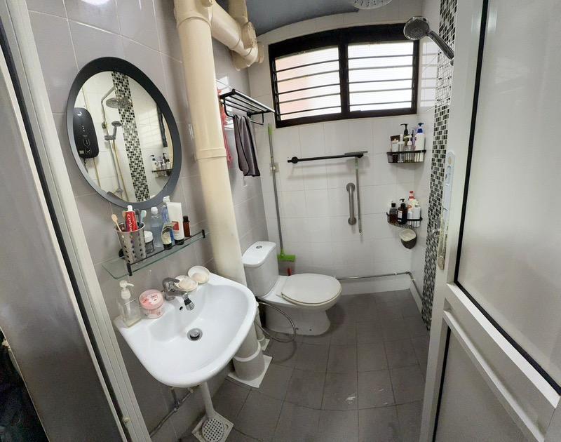 HDB Apartment for Sale, 484 Jurong West Avenue 1 HDB Apartment For Sale, $380,000, 2 Bed 2 Bath 721 sqft $527.00 psf, SGD 380,000 | 99-year Leasehold