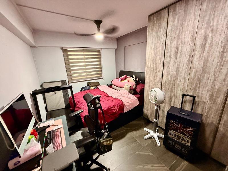 HDB Apartment for Sale, 484 Jurong West Avenue 1 HDB Apartment For Sale, $380,000, 2 Bed 2 Bath 721 sqft $527.00 psf, SGD 380,000 | 99-year Leasehold