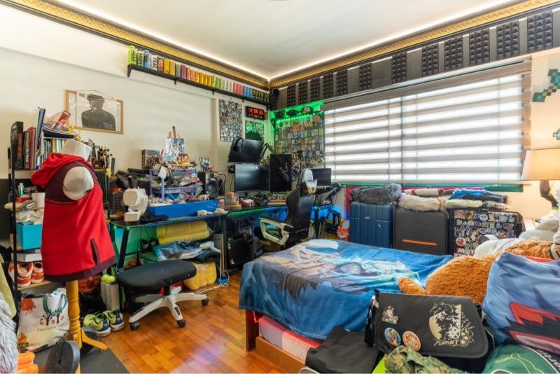 910 Jurong West Street 91 HDB Apartment For Sale, $725,000, 4 Bed 3 Bath 1,560 sqft $465.00 psf