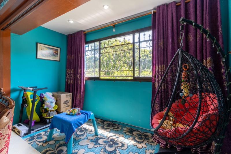 910 Jurong West Street 91 HDB Apartment For Sale, $725,000, 4 Bed 3 Bath 1,560 sqft $465.00 psf