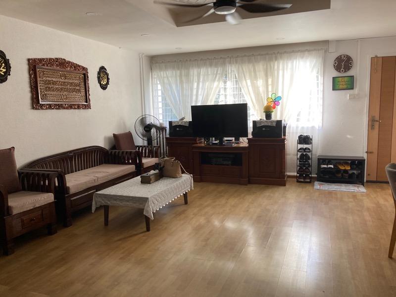 Prop-GPT: HDB Apartment: D18  418 Tampines Street 41