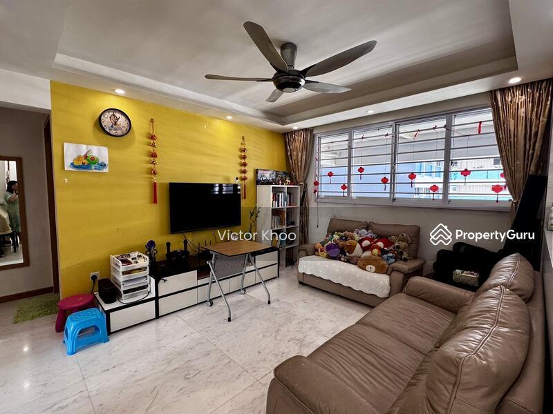 HDB Flat for Sale, 859A Tampines Avenue 5, SGD 730,000 | 99-year lease