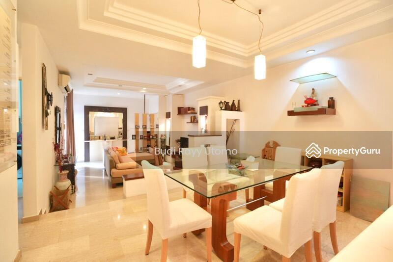 Prop-GPT: Condominium: D15  Candeville