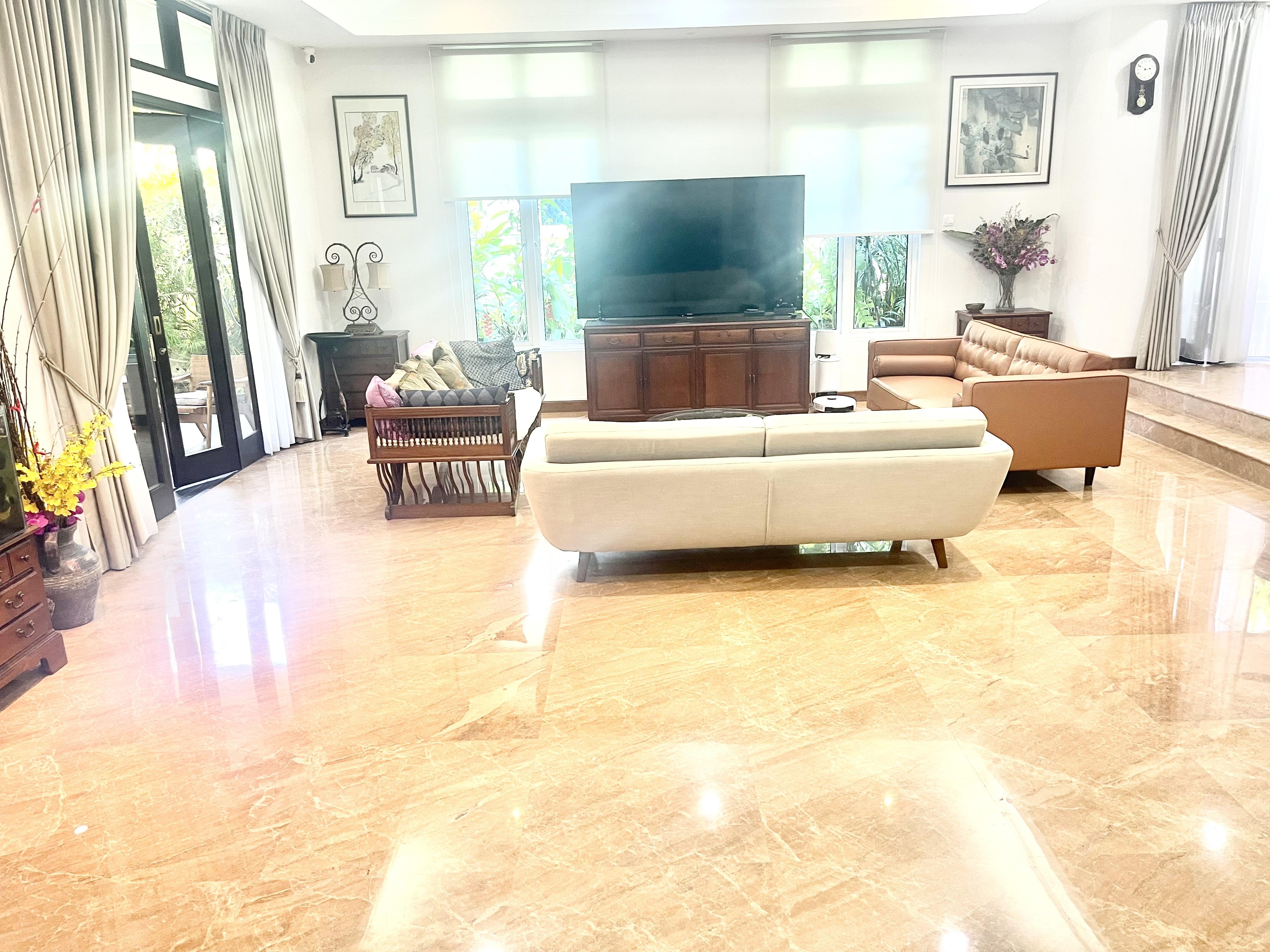 Prop-GPT: Semi-Detached: D21  Beautiful huge 3 sty semi-d with wide frontage
