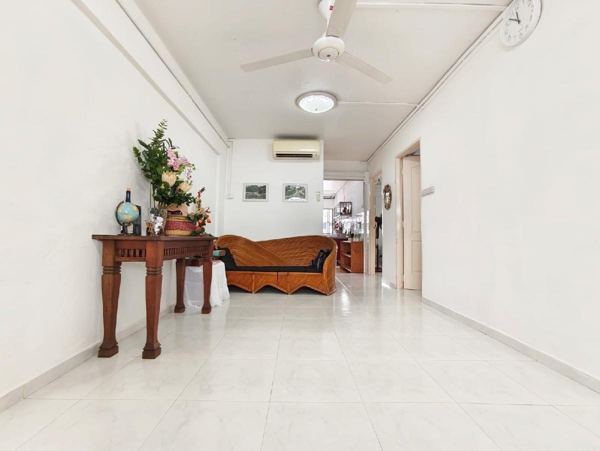HDB Apartment for Sale, 219 Serangoon Avenue 4 HDB Apartment For Sale, $560,000, 2 Bed 2 Bath 721 sqft $777.00 psf, SGD 560,000 | 99-year Leasehold