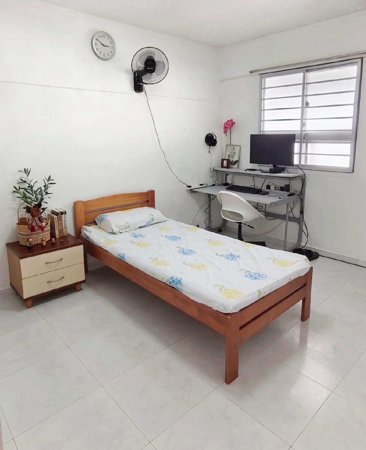HDB Apartment for Sale, 219 Serangoon Avenue 4 HDB Apartment For Sale, $560,000, 2 Bed 2 Bath 721 sqft $777.00 psf, SGD 560,000 | 99-year Leasehold