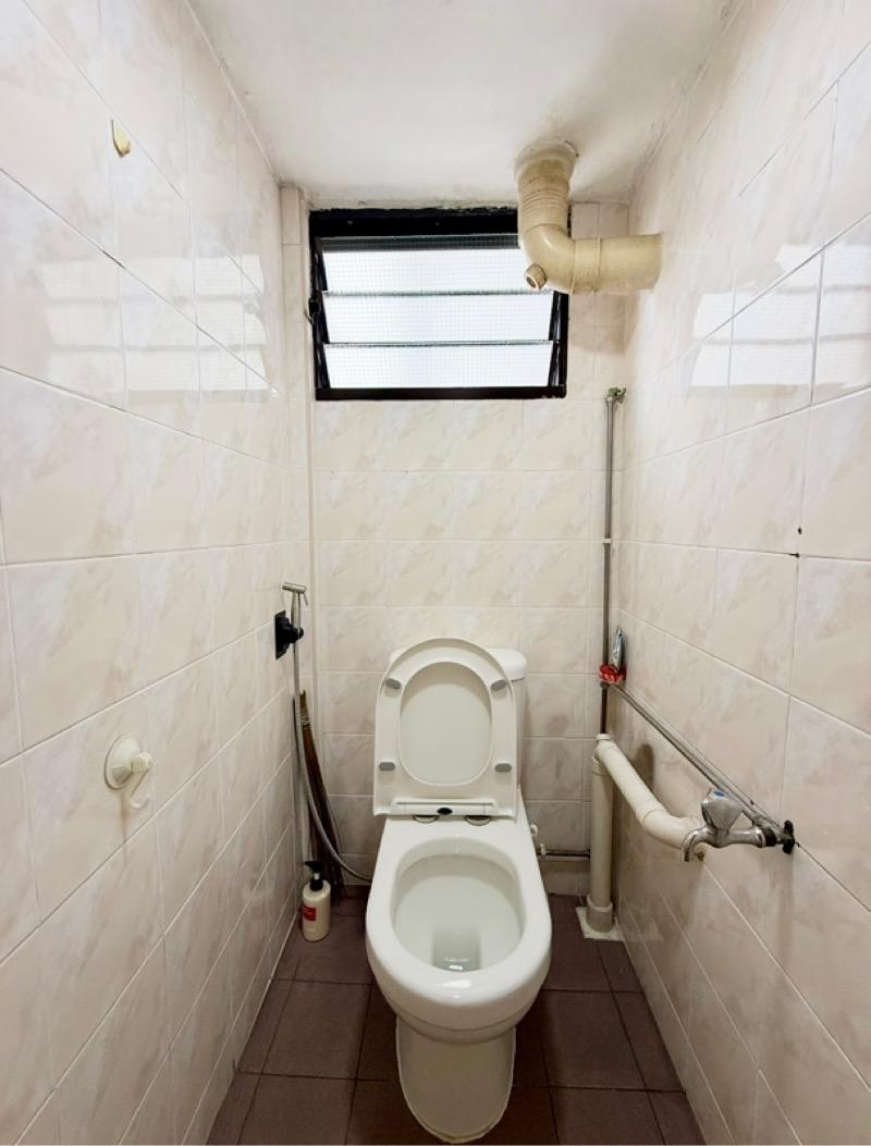HDB Apartment for Sale, 129 Bukit Merah View HDB Apartment For Sale, $429,999, 2 Bed 1 Bath 699 sqft $615.00 psf, SGD 429,999