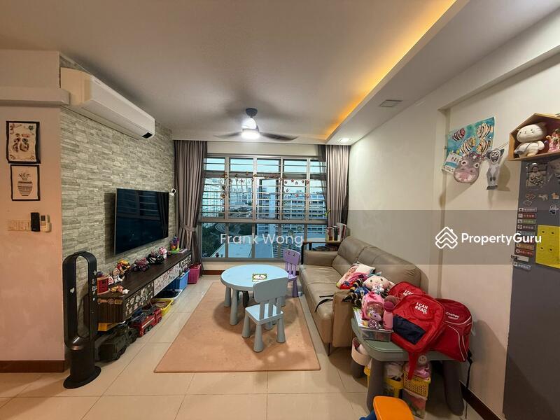 Prop-GPT: HDB Flat: D23  460 Segar Road