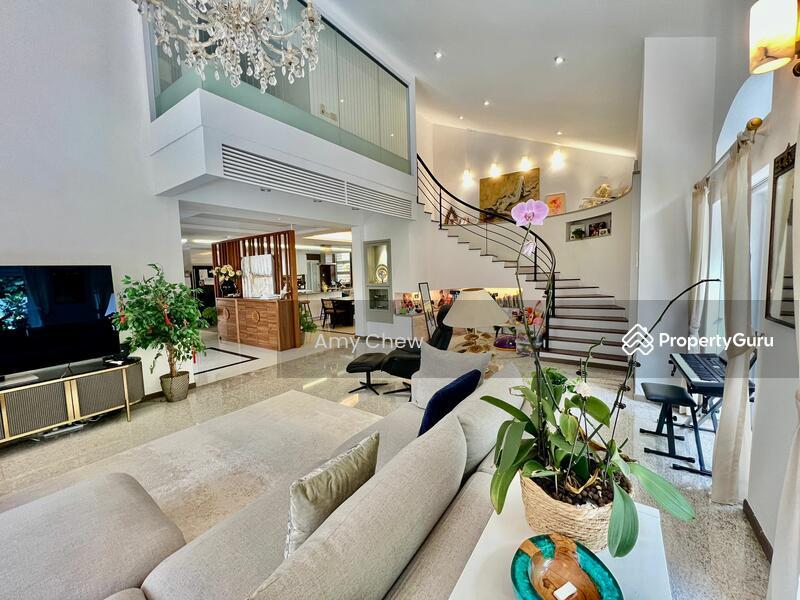 Prop-GPT: Detached: D10 Holland Lovely Modern 2 Storey Detached with Patio, Pool and Private Garden