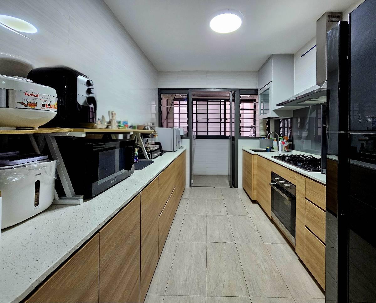 HDB Apartment for Sale, 479B Yishun Street 42 HDB Apartment For Sale, $638,000, 3 Bed 2 Bath 1,001 sqft $637.00 psf, SGD 638,000 | 99-year Leasehold