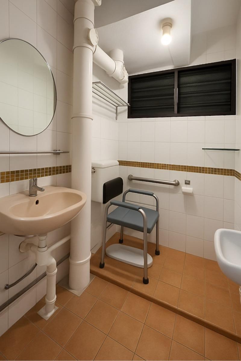 HDB Apartment for Sale, 602 Clementi West Street 1 HDB Apartment For Sale, $420,000, 2 Bed 2 Bath 721 sqft $583.00 psf, SGD 420,000 | 99-year Leasehold