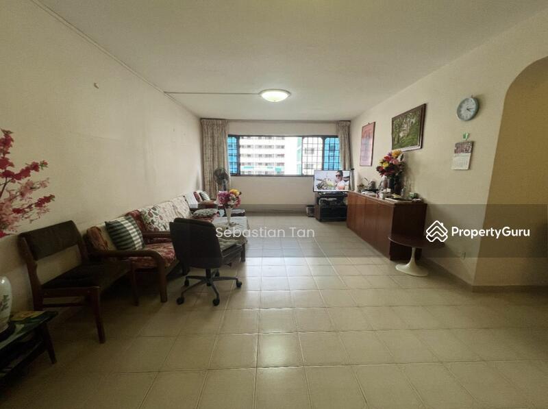 Prop-GPT: HDB Flat: D22  219A Jurong East Street 21