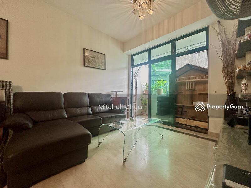 Prop-GPT: Condominium: D21  Hillview Green
