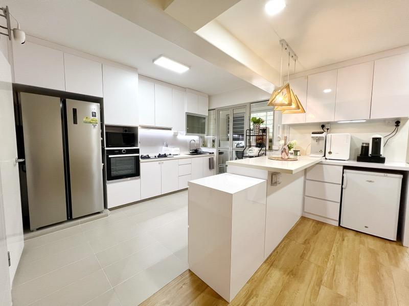 HDB Apartment for Sale, 494J Tampines Street 45 HDB Apartment For Sale, $768,000, 4 Bed 2 Bath 1,216 sqft $632.00 psf, SGD 768,000 | 99-year Leasehold