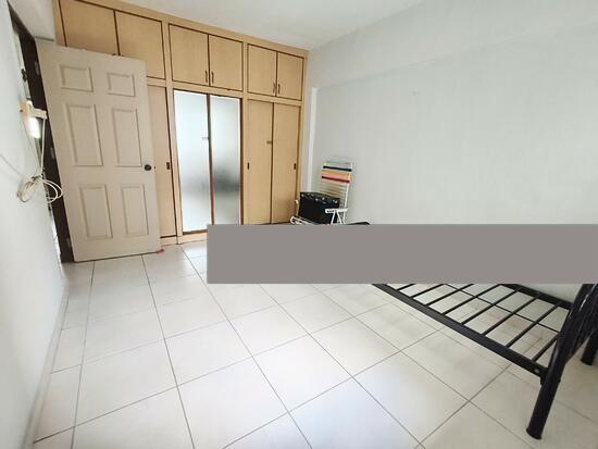 Prop-GPT: HDB Apartment: D22 Boon Lay 511 Jurong West Street 52