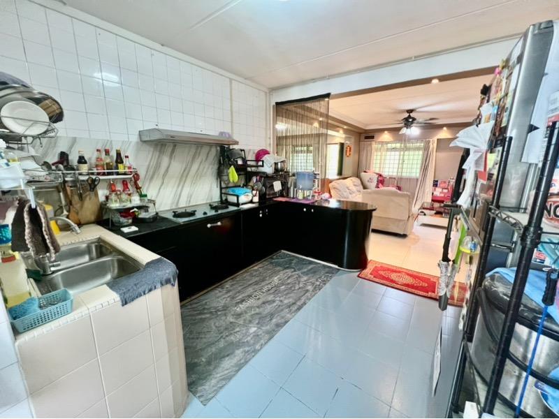 559 Pasir Ris Street 51 HDB Apartment For Sale, $590,000, 3 Bed 2 Bath 1,119 sqft $527.00 psf