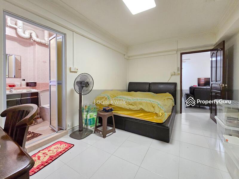 HDB Flat for Sale, 842G Tampines Street 82, SGD 900,000 | 99-year lease