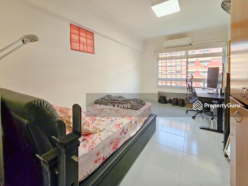 HDB Flat for Sale, 842G Tampines Street 82, SGD 900,000 | 99-year lease