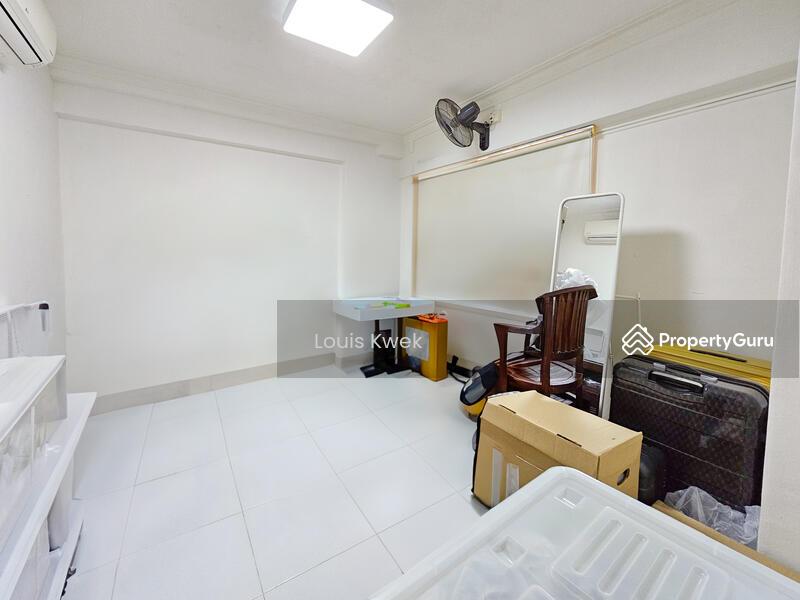 HDB Flat for Sale, 842G Tampines Street 82, SGD 900,000 | 99-year lease