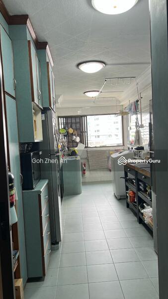 228 Jurong East Street 21