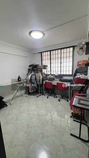 228 Jurong East Street 21