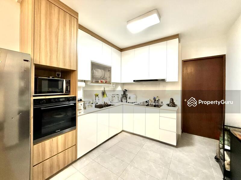 Affordable Renovated 3 Storey 5+1 Room Terrace @ Kovan