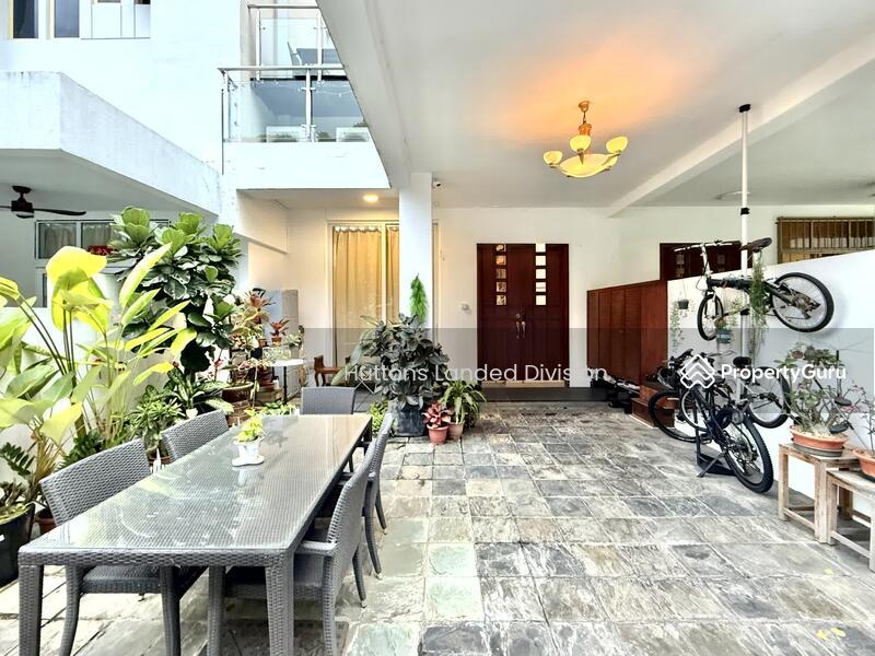 Affordable Renovated 3 Storey 5+1 Room Terrace @ Kovan