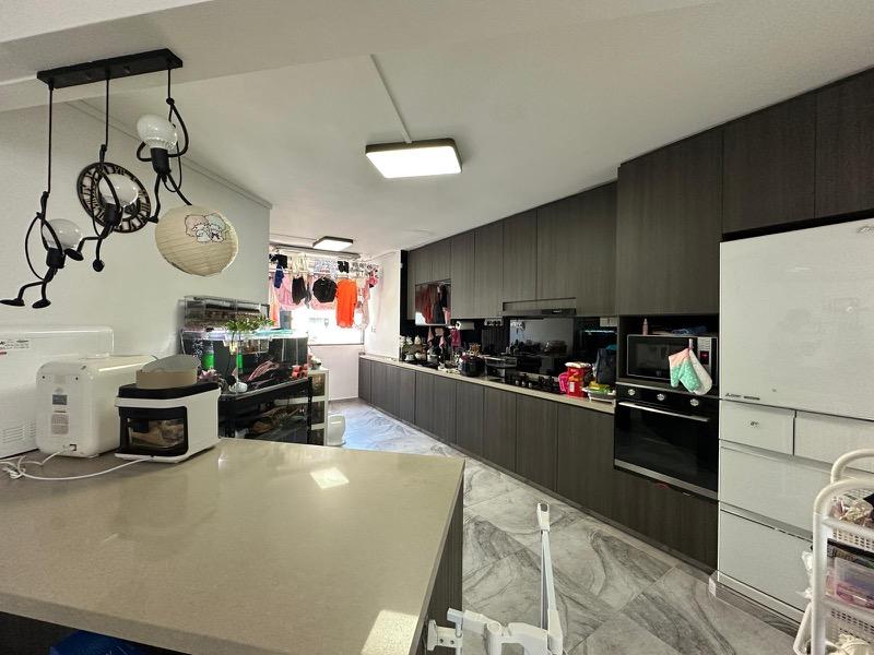 137 Lorong Ah Soo HDB Apartment For Sale, $650,000, 3 Bed 2 Bath 107 sqft $6,075.00 psf