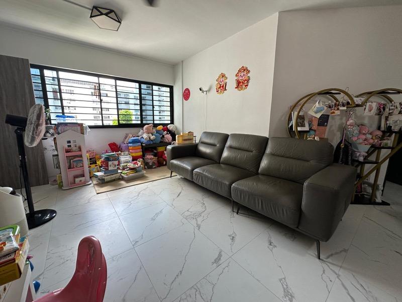 137 Lorong Ah Soo HDB Apartment For Sale, $650,000, 3 Bed 2 Bath 107 sqft $6,075.00 psf