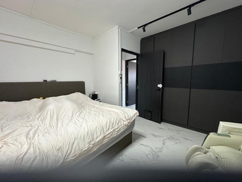 137 Lorong Ah Soo HDB Apartment For Sale, $650,000, 3 Bed 2 Bath 107 sqft $6,075.00 psf