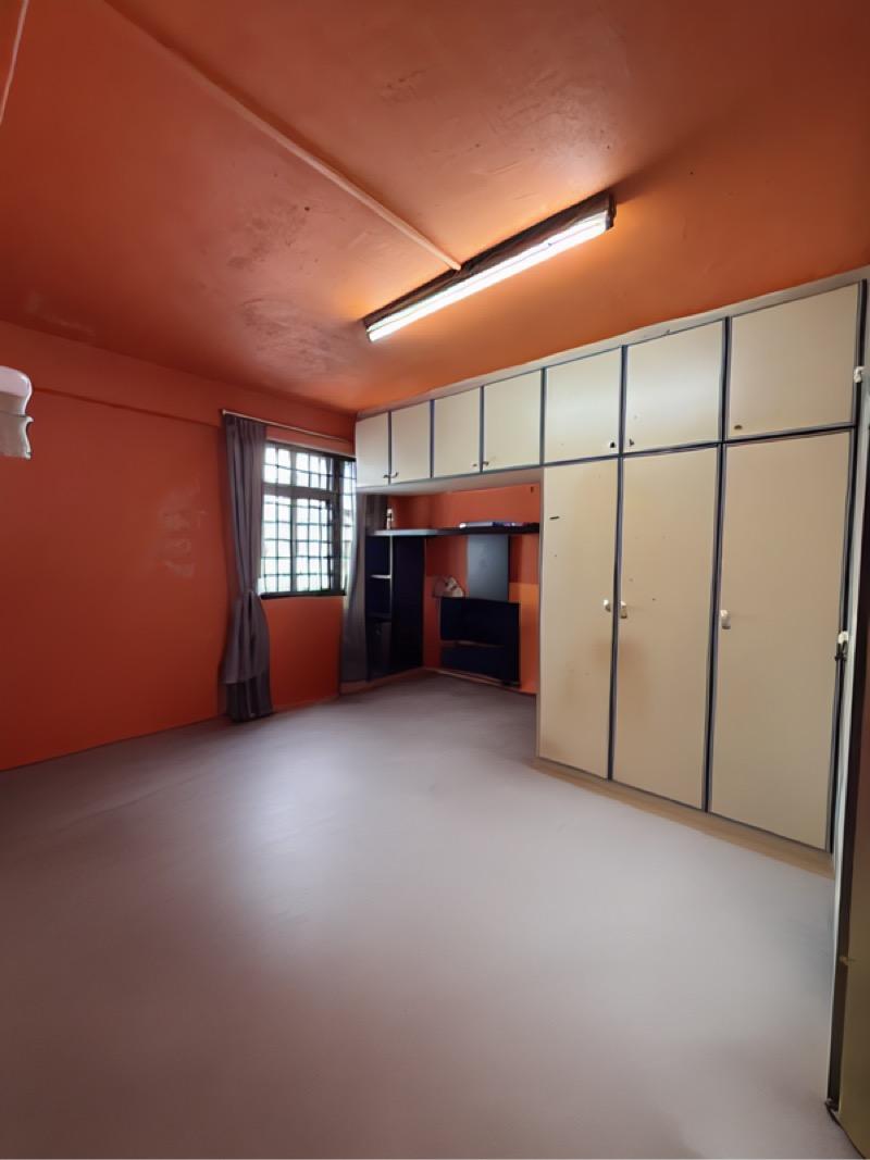 HDB Apartment for Sale, 20 Chai Chee Road HDB Apartment For Sale, $400,000, 3 Bed 1 Bath 678 sqft $590.00 psf, SGD 400,000 | 99-year Leasehold