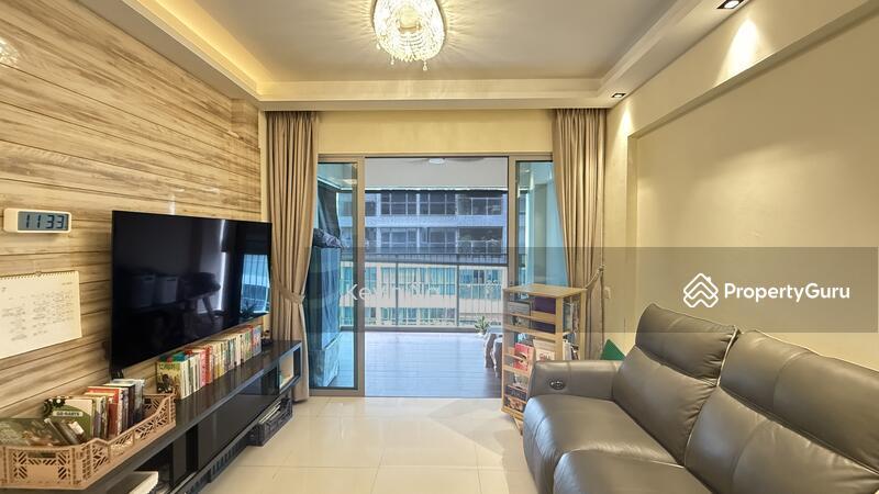 Prop-GPT: HDB Flat: D18  519B Tampines Central 8