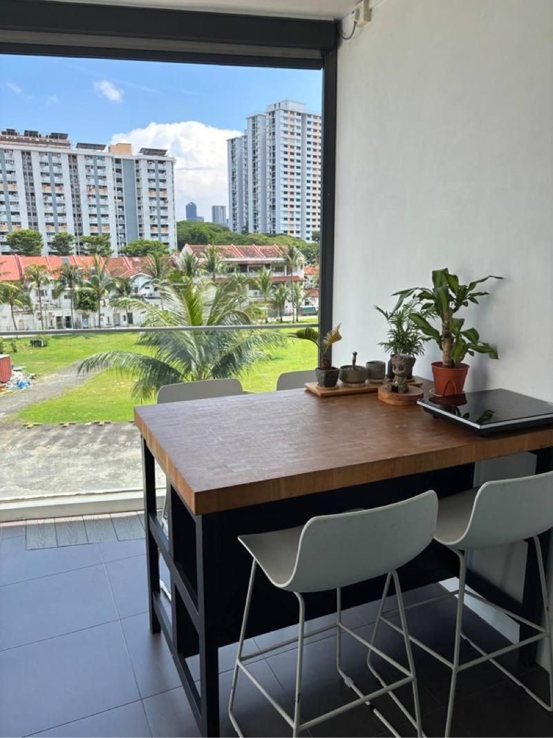 Suites 123 Apartment For Sale, $999,000, 2 Bed 1 Bath 581 sqft $1,719.00 psf