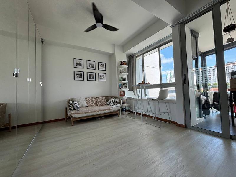 Suites 123 Apartment For Sale, $999,000, 2 Bed 1 Bath 581 sqft $1,719.00 psf